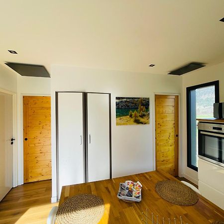 Charmant Logement Entre Lac Et Montagne Rochebrune  Exterior foto